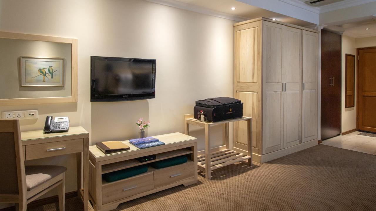 Glen Avon Lodge Boutique Hotel เคปทาวน์ ภายนอก รูปภาพ